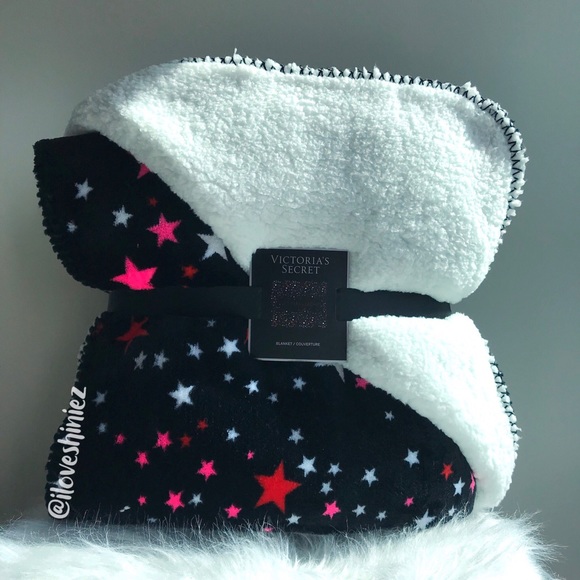 Victoria's Secret Other - •Victoria's Secret• Sherpa Blanket